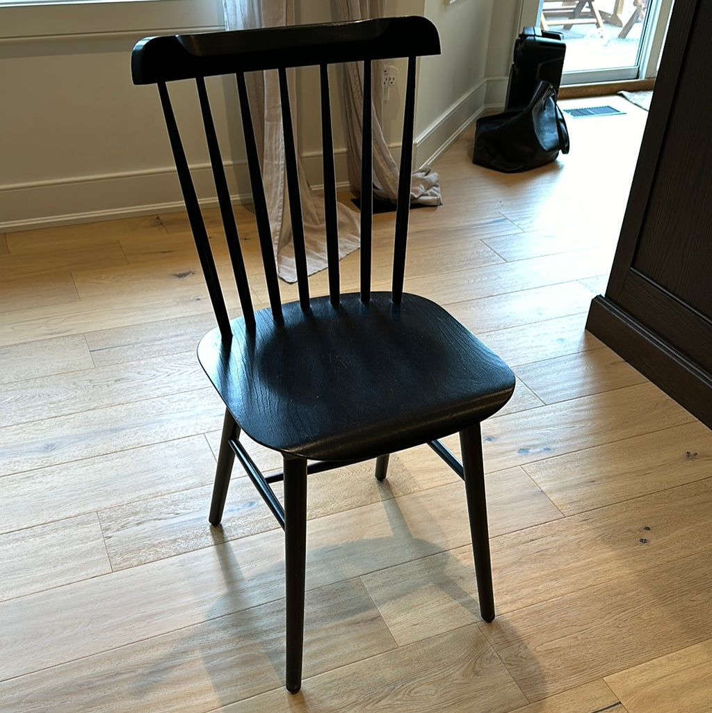 কালো চেয়ার